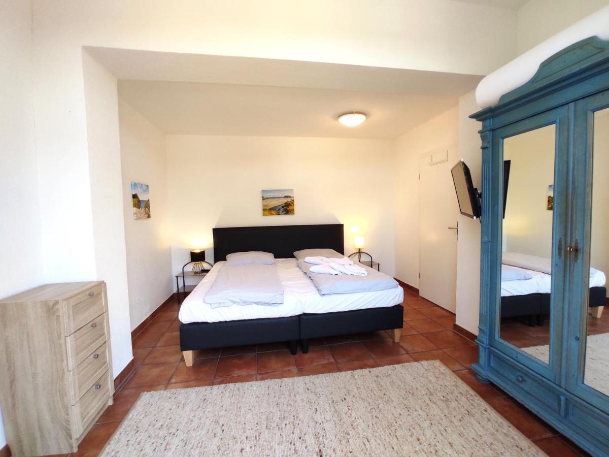 Apartment La