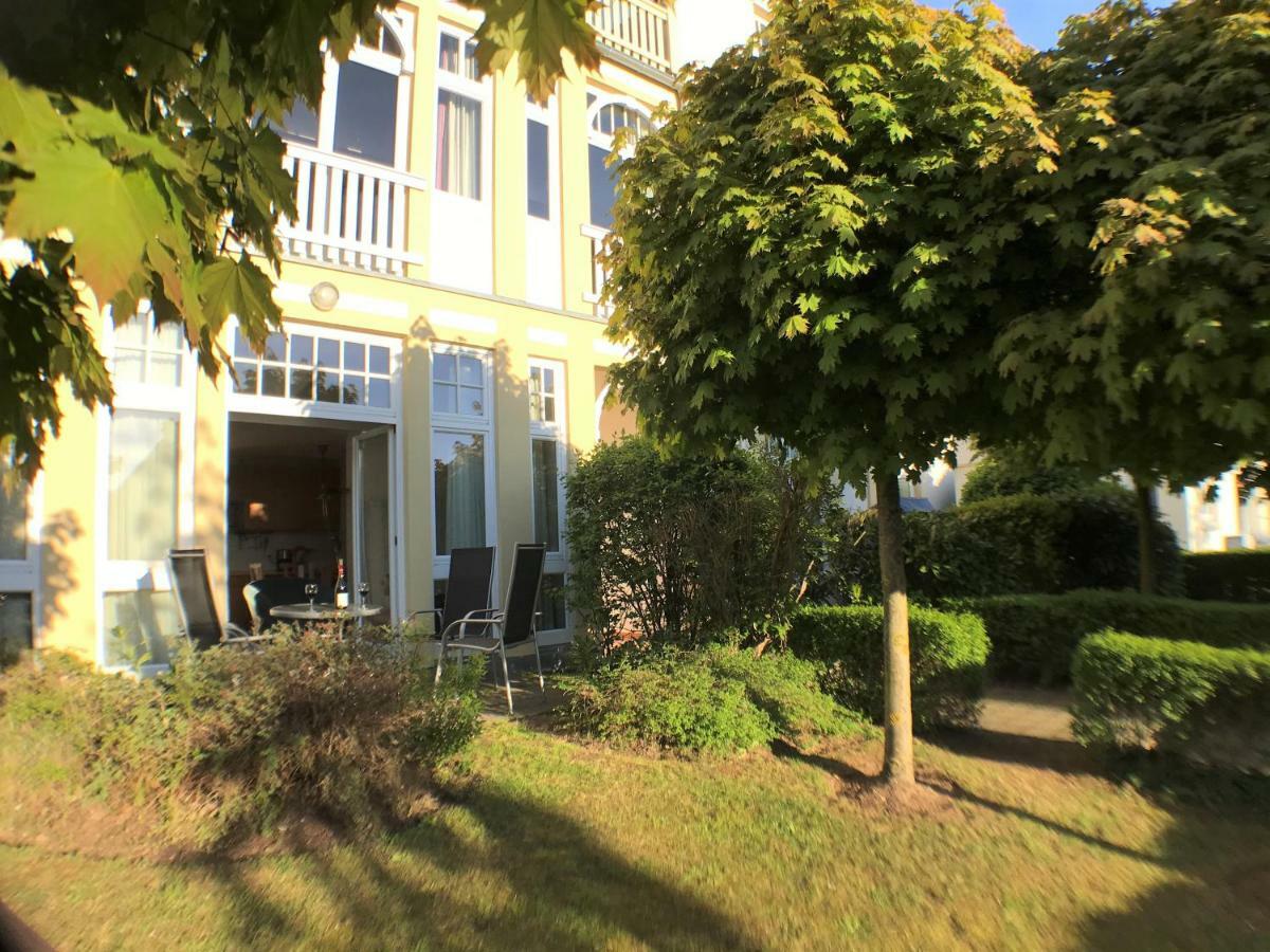 Apartment La *